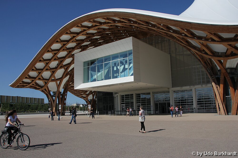Metz Ein Ableger des Centre Georges Pompidou in Paris. Reinschauen lohnt sich. Vom Bahnhof bequem zu Fuß erreichbar..